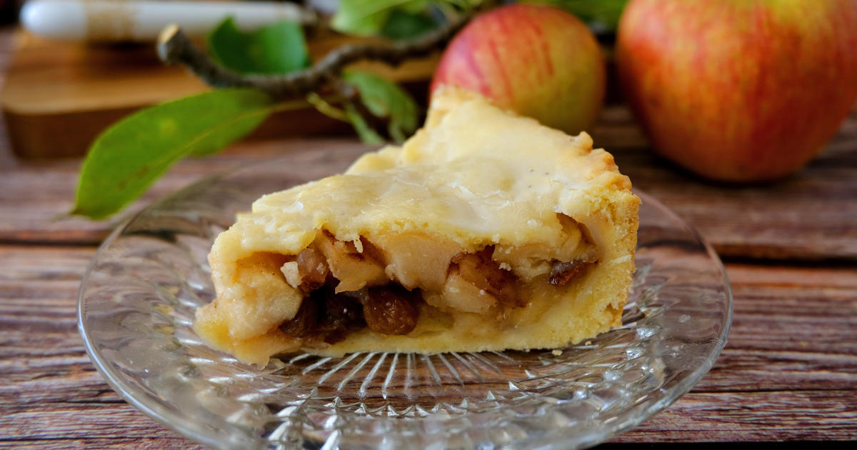 Gedeckter Apfelkuchen: Why German Apple Pie is Actually a Cake